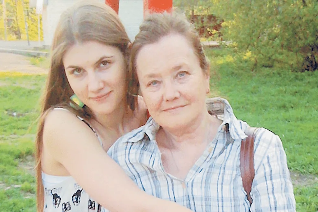 Жанна Прохоренко с внучкой Марьяной в последние годы жизни Жанна Прохоренко с внучкой Марьяной в последние годы жизни