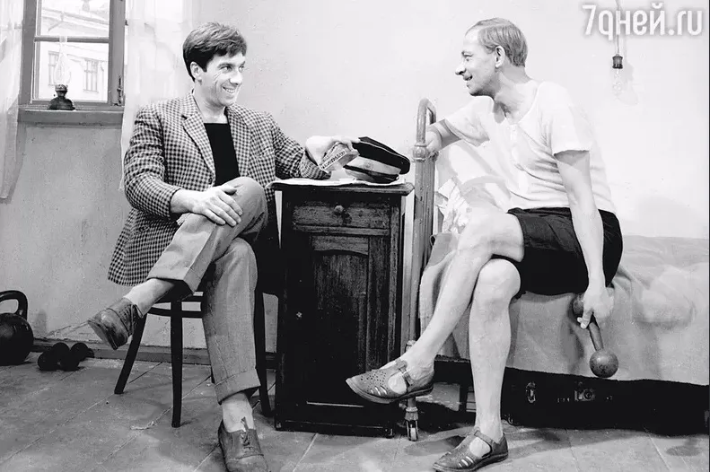 Сергей Юрский и Евгений Евстигнеев в фильме «Золотой теленок», 1968 год Сергей Юрский и Евгений Евстигнеев в фильме «Золотой теленок», 1968 год