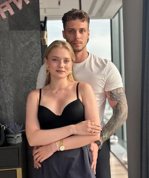 Василий Рыбин и его девушка Валерия.