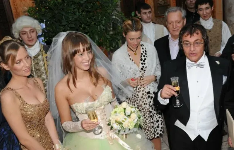 Играет в благородство, но ему не очень-то веришь: впечатления и мысли после просмотра интервью Дмитрия Диброва