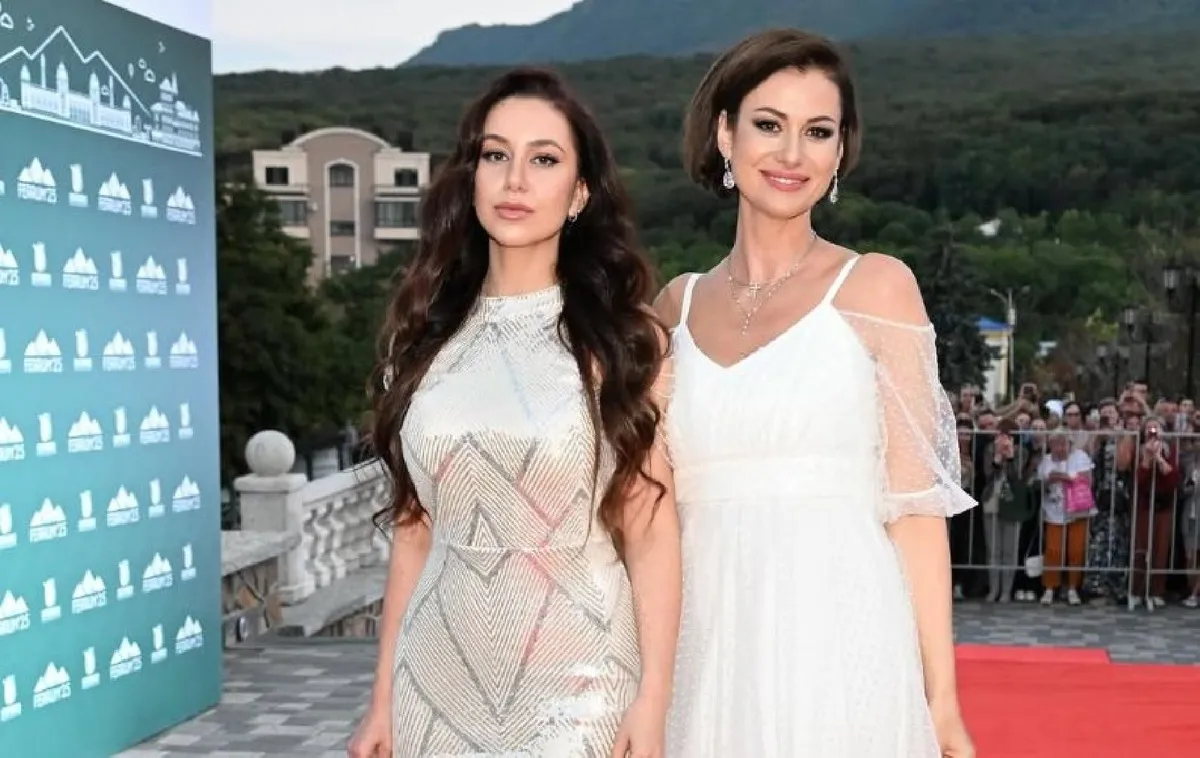 О ней говорят, что она копия матери, избалована и ни в чем не знает отказа: какой выросла 25-летняя дочь Анны Ковальчук и Анатолия Ильченко-12 -12