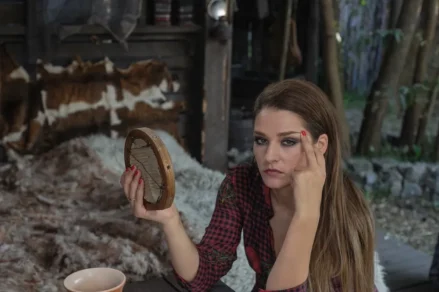 Глафира Тарханова в сериале «Ведьма» (2016)